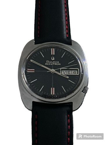 Montre Bulova accutron acier